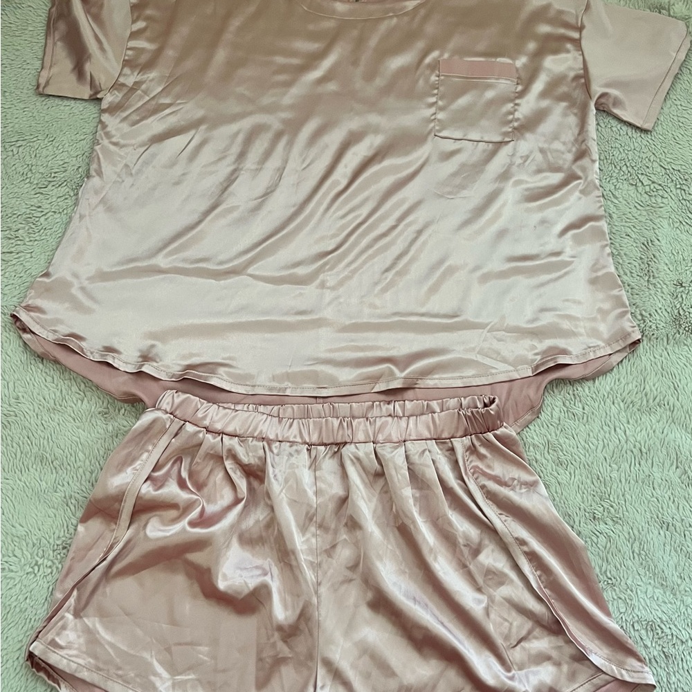 Pajama Set - Picture 2 of 3